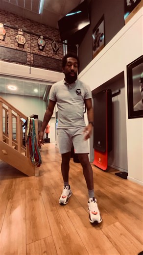 Biceps et triceps en superset avec un elastique #musculation #elastic #workout