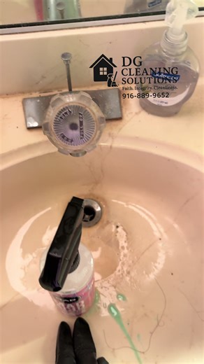 🧼✨ Not all stains are dirt. Some are permanent damage. At DG Cleaning Solutions, we always do our best to leave your space as clean and fresh as possible. Honest work, real results. 📅 Book your first appointment today! 📲 Message us for a free quote 🏡 Residential & Commercial Cleaning #DGCleaningSolutions #CleaningService #HouseCleaning #RegularCleaning #HonestCleaning