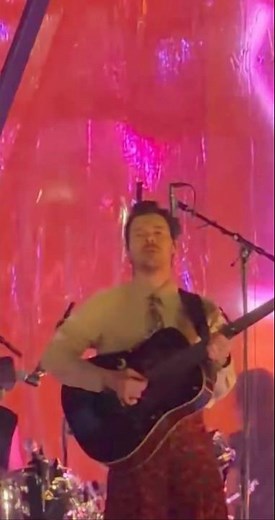 Harry Styles performing Fine Line on stage in Mexico City - August 4, 2026