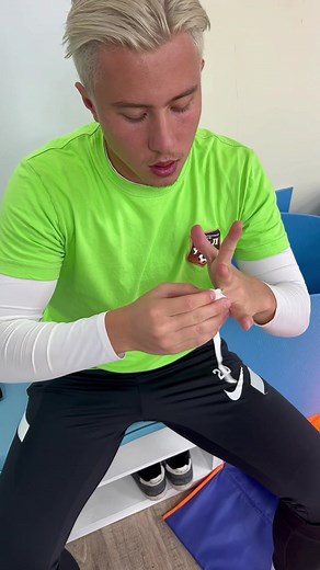 Goalkeeper Finger Tape: How to Tape an Injured Finger for Goalkeeping