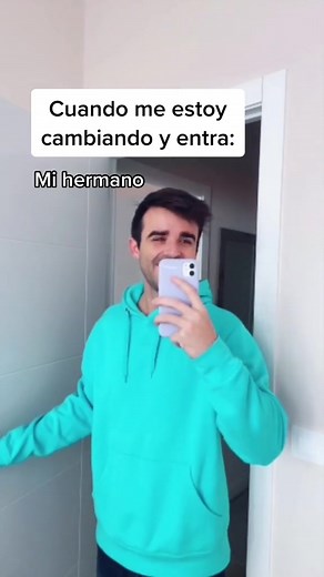 Momentos Graciosos de Cambios de Ropa en Familia
