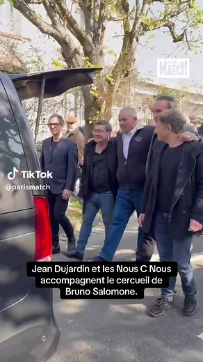 Jean Dujardin et Nous C Nous aux obsèques de Bruno Salomone