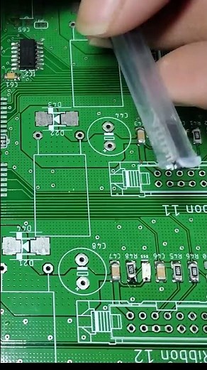Soldering SOIC Package IC using soldering iron || 74HC14 || 74HC541