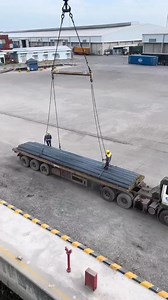 1.9K views · 23 reactions | Logistics isn’t about avoiding challenges; it’s about conquering them with creativity and precision. Look at this operation at a port! #logistics #ports #shippingports #shippingcontainers #flatbed #logisticalchallenges | UTB Logistics | Facebook