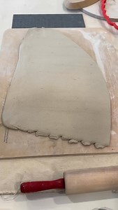 🤩Making a Patchwork Platter! Here I am using my Floral Patchwork texture mat along with Dela Designs scalloped oval cutter and a 6”x15” oval GR Pottery form to make this cute platter from clay slabs. I made the feet with the .25” strip cutter from Wave Shift 3D but you don’t have to add feet if you don’t want to. Stay tuned to see how I glaze it and be sure to follow ClayShare and download the ClayShare app for all of my full length pottery tutorials! #madewithclayshare @jessputnamphillips @gr.