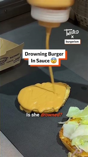 It needs even more sauce! 🤯🍔