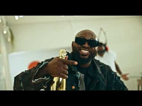 Classic Nova- Im a Hustler feat. Mr. Bow ( Video Oficial)