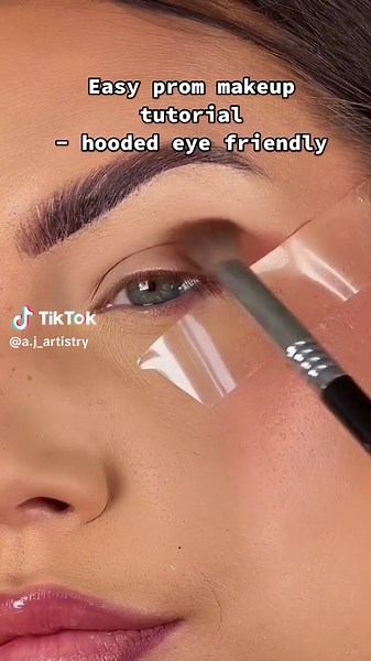 Easy Prom Makeup Tutorial for Hooded Eyes