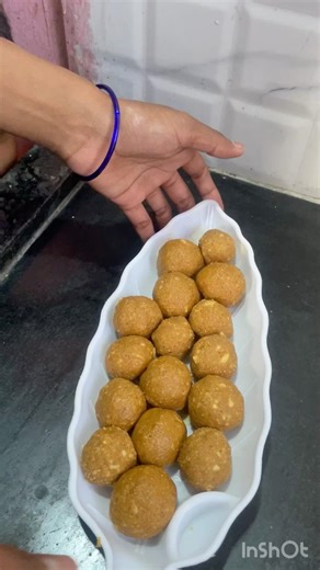 Besan ke laddu