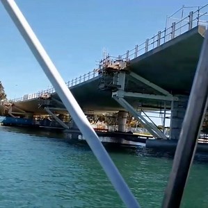 11K views · 211 reactions | This short video gives you a glimpse at how the new bridge in town is coming along. Our thanks to Amanda @martion86 for sharing. | Everything Mandurah | Facebook