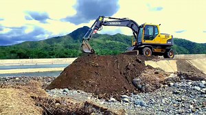 18 reactions · 8 comments | Volvo power #volvo #volvoexcavator #excavator #excavatoroperator #backhoe #backhoeloader #loader #heavyequipment | Kilong Blagg | Facebook
