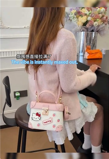Hello Kitty Bag with Free Pendants