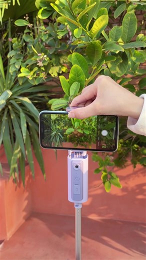 The 360 rotation selfie stick Such a awesome photographer!#selfiestick #creatortools #tripod #phonestand #facetracking