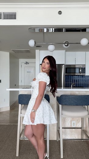 Isa Buscemi on Instagram: "look at me 💐"