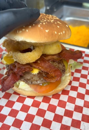 Feeling Western today! We have the perfect burger 🤠! #inglewood #inglewoodca #inglewoodcalifornia #inglewoodfood #inglewoodeats #inglewoodfoodies #bestburgersLA #Brunosburgers #manchester #sofistadium #kiaforum #westernburger