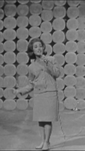Lesley Gore HQ on Instagram: "Lesley Gore performing "It's My Party" on the T.A.M.I. Show, October 1964. The song reached No. 1 on the Billboard Hot 100 in June of 1963, where it stayed at the top for 2 weeks. #lesleygore #lesleygoreismyidol #lesleygoremaybeiknow #lesleygoreismylife #lesleygoreforever #lesleygorefanpage #lesleygoreyoudontownme #lesleygorefan #itsmyparty #illcryifiwantto #60s #60smusic #60sfashion #womeninmusic #lgbt #quincyjones #tamishow #numberonesong #1 #youdontownme #hot100