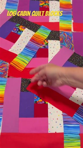 Log Cabin Quilt Blocks #sew #quilted #sewing #quilt #diy #shorts #fabrics #fabriccrafts #fabric