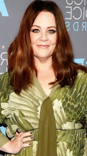 Loyal Luxury on Instagram: "Melissa McCarthy stunned fans with her jaw-dropping new look while hosting Saturday Night Live for the sixth time on December 6. Wearing a figure-hugging black velvet jumpsuit, her dramatic weight loss instantly went viral, sparking online buzz and conversations about her transformation. From her breakout role in Bridesmaids to Mike & Molly, McCarthy has earned an impressive $90 million, launched her own clothing line, and owns a luxury real estate portfolio. As a pro