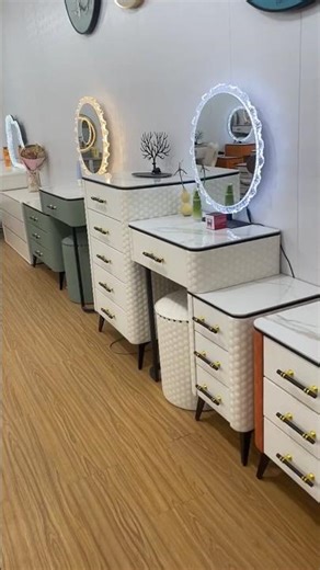 Choosing a dressing table " #makeuptable #modernminimalist #trendingdressingtable #shortsfeed