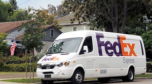 FedEx adds 1,000 electric vehicles to fleet for pickup, delivery services