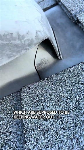 Cracked vent causes water damage😬 #inspector #homebuying #homeinspection