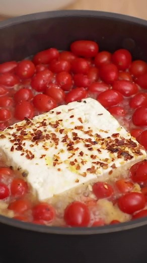 71K views · 1K reactions | This viral baked feta pasta is a simple...