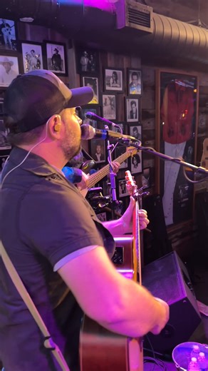 John Anderson “Straight Tequila Night” here’s a short clip of one of our favorite John Anderson songs. #KeepingCountryMusicAlive | Trav & Cris