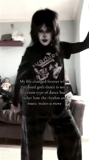 Istg i js cant dance elegantly . Mhmm crack the whip , Lagartija nick👻#goth#80s#fyp#tradgoth#gothmakeup#tradgothmakeup#alt#gothmusic#bauhaus