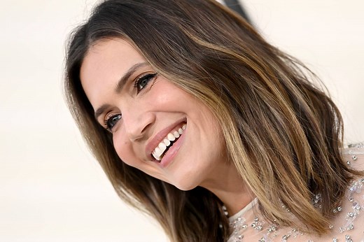Mandy Moore, 41, Looks Elegant and Beautiful in Classy Retro-Vibe Bikini