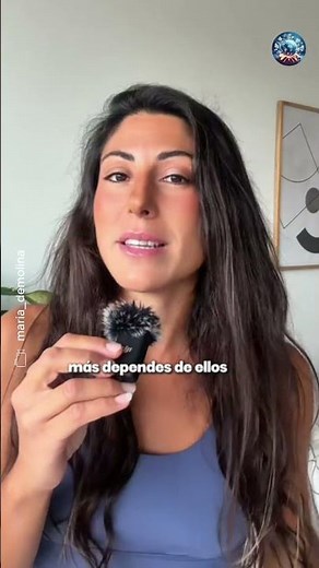 🥚 A young woman speaks about the confinement of chickens in Spain #news #spain