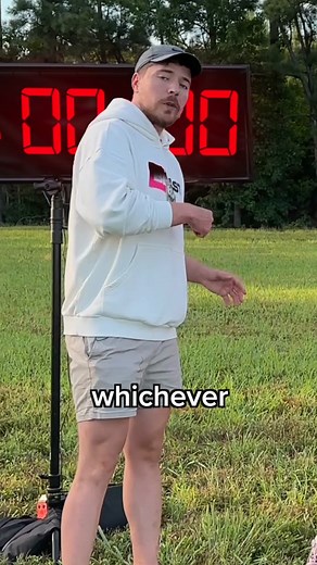 Bro didn’t even try 💀💀💀 #run #runaway #disneyland #hawaii #turkey Whoever can get the furthest away from me in 24 hours, wins $10,000 😎