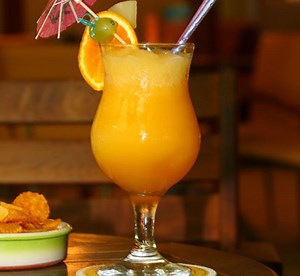 Cocktail ananas-orange pour 4 personnes - Recettes - Elle à Table