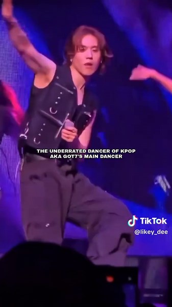 Gyeomie's Amazing Dance Moves are Unforgettable!