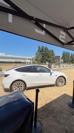 2026 Tesla Model Y Juniper in Pearl White MultiCoat | 20” Helix Wheels