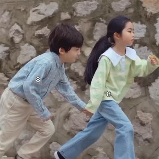 𝐾𝑑𝑟𝑎𝑚𝑎 on Instagram: "🇯🇵 Japan is literally turning footsteps into power! Using advanced piezoelectric floor tiles, each step creates a burst of clean electricity. ⚡ In high-traffic places like Shibuya Station, thousands of people walking every minute can help power LEDs, screens, and other public installations. This smart technology converts everyday movement into renewable energy, pushing cities toward a greener, more efficient future. Japan once again proves its leadership in eco-inno