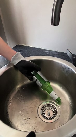 My glass splitting process. Let me know if you have any questions 😊 #splittingglass #sustainableart #sustainableartist #nzartist #functionalart #wellingtonartist #glasstok