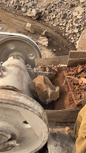 #constructionlife💪👷‍♂️ #MiningEquipment #StoneCrushing #rockcrushingprocess #amazing #virallllllllllllllllllllllllll #machineryinaction #viralllllll #treanding #TrendingNow #CrushingPlant #MustWatch #CrusherMachine #RockCrushingProcess #QuarryLife #MiningLife #RockCrusher #RockCrushing #heavyequipment