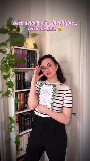 Finally reading Fearful by Lauren Roberts… Here goes nothing 🥲📖