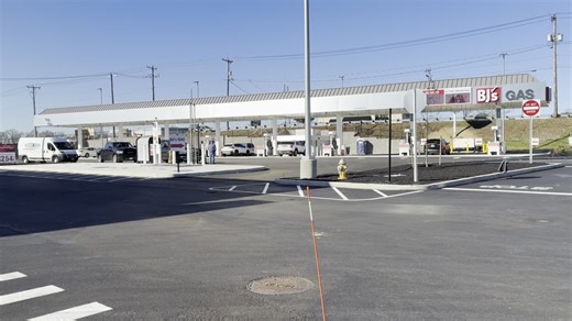 BJ’s gas opens as first business at Springfield Crossing