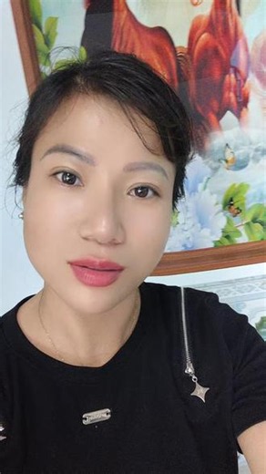 Về bên GĐ người thân mãi luôn là nơi bình yên ấm áp nhất Quê nhà VN tôi yêu.......... . 回到越南家，还是一个最温暖的家回到越南家，还是一个最温暖的家