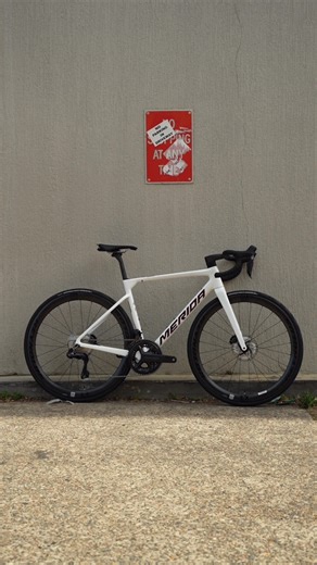 Merida Bikes Australia on Instagram: "Oh my! 🤩 Not only is the 2025 SCULTURA 8000 one of the best-looking performance road bikes around, it's also one of the best value! Take a guess - how much would you expect to pay for full carbon frame/fork, Ultegra Di2, carbon one-piece cockpit, Reynolds carbon wheels, Continental GP5000 tyres? (no cheating) 📽️ @chainreactionbicycles | @chris_visvis #merida #meridabikes #meridabikesaus #meridascultura #meridascultura8000 #scultura8000 #morebike #bestroadb