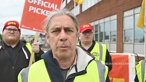 Job Centre security staff go on strike Security guards employed by G4S and working at Grimsby’s Job Centre Plus are staging strike action amid an ongoing dispute over pay. The facility is closed as a result. When it will reopen is currently unclear. We spoke to Mark Page from Public and Commercial Services Union about the situation. Here’s what he had to say 👇 | Gi Grimsby News