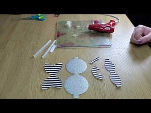 How to make DIY hair bows by CraftyCassondra includes 6 faux leather hair bow tutorials