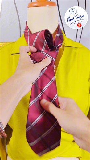 3.2K reactions · 230 shares | TIPS AND TRICKS SEWING FOR BEGINNER'S, Tie a Tie in Seconds – The Easiest Method Ever!" #sewing_tips_and_trick_beginners #sewing #stitching #sewingtips #sewinghacks #diy #tutorial #patronaje #costura | Abay Taylor | Facebook