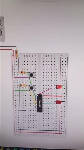 Circuito Latch SR no Tinkercad