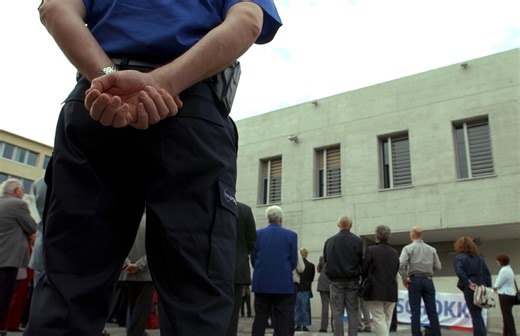 Le meurtrier d'Adeline a pu harceler une Genevoise depuis sa prison de Zoug | RTS