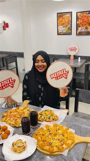 19 reactions | Pizzazz that melts hearts before it melts in your mouth!” #pizza #pizzalovers #foodlovers | Pizzazz Cafe | Facebook