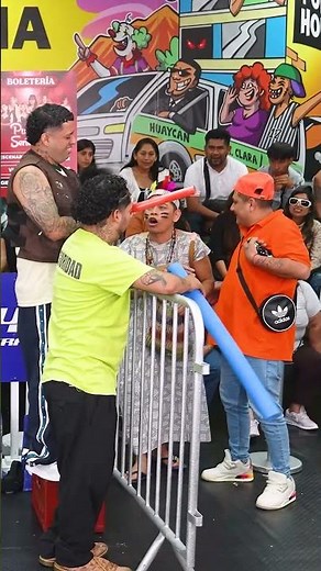 Soly and Sapito arrive at the Puro Sentimiento concert