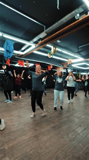 1.1K views · 45 reactions | Bouger, transpirer et surtout… s’éclater  La Zumba, c’est l’énergie, la bonne humeur et un corps qui dit merci   Rejoins la prochaine session et laisse-toi emporter par le rythme ! #AnasPlus #Zumba #FunWorkout #Dance #MoveYourBody #FitnessVibes #Cardio #GoodEnergy #Let’sDance | Anas Plus Bouzayen | Facebook
