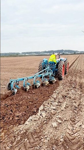 Doe Triple D Tractor Ploughing